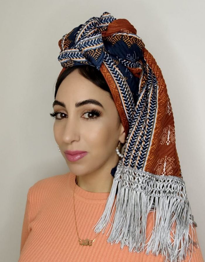 פרנז צבעונית אדום, אפור